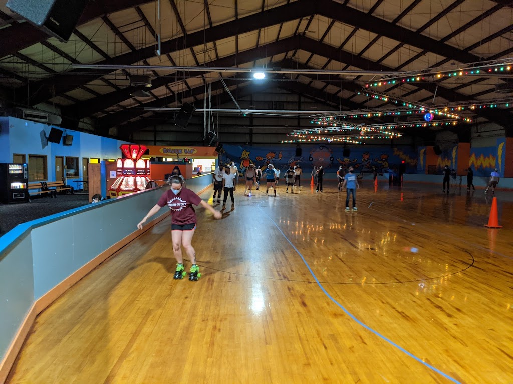 Ron-A-Roll Indoor Roller Skating Center | 85 S Frontage Rd, Vernon, CT 06066 | Phone: (860) 872-8400