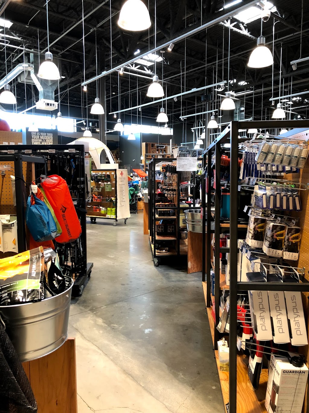 REI | 1417 New Britain Ave, West Hartford, CT 06110 | Phone: (860) 313-0128