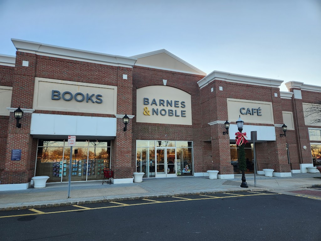 Barnes & Noble | 2130 NJ-35, Holmdel, NJ 07733 | Phone: (732) 203-6180