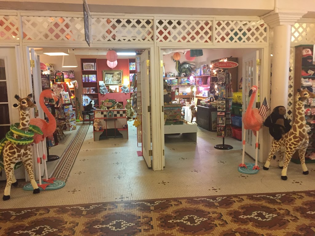The Shoppes at Castle Inn | 20 Delaware Ave, Delaware Water Gap, PA 18327 | Phone: (570) 213-7858