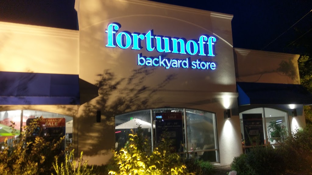 Fortunoff Backyard Store | 4723 Concord Pike, Wilmington, DE 19803 | Phone: (302) 246-1010
