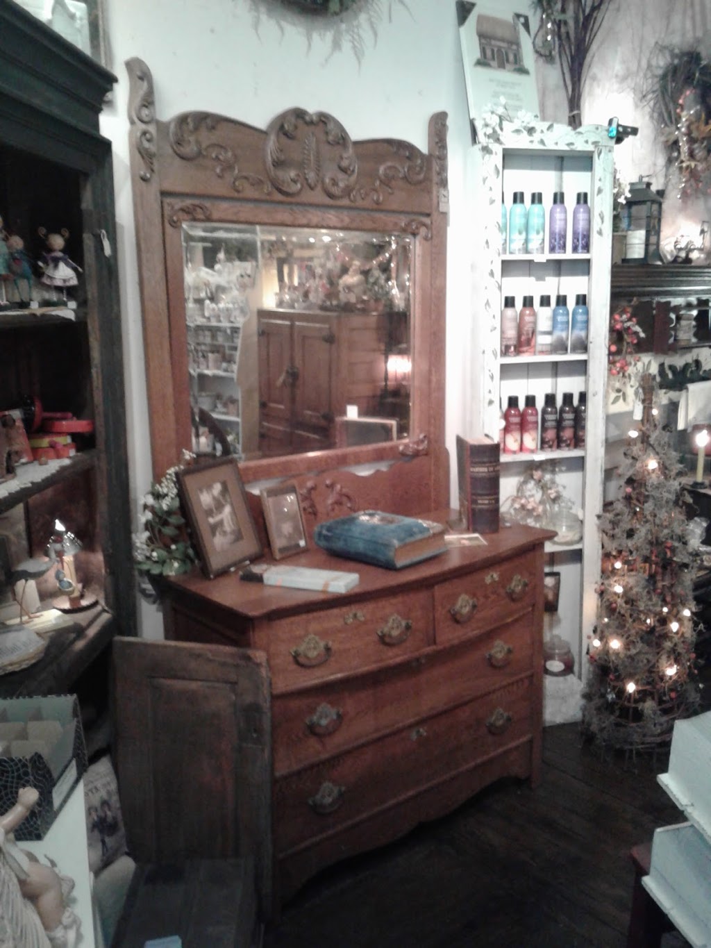 Fallsington Antique & Craft | 4 Yardley Ave, Levittown, PA 19054 | Phone: (215) 295-0251