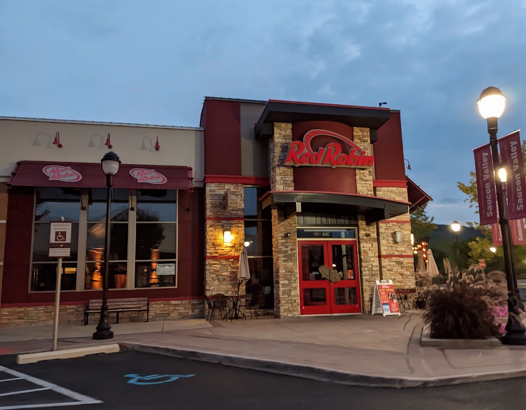 Red Robin Gourmet Burgers and Brews | 2845 Center Valley Pkwy, Center Valley, PA 18034 | Phone: (610) 625-3176