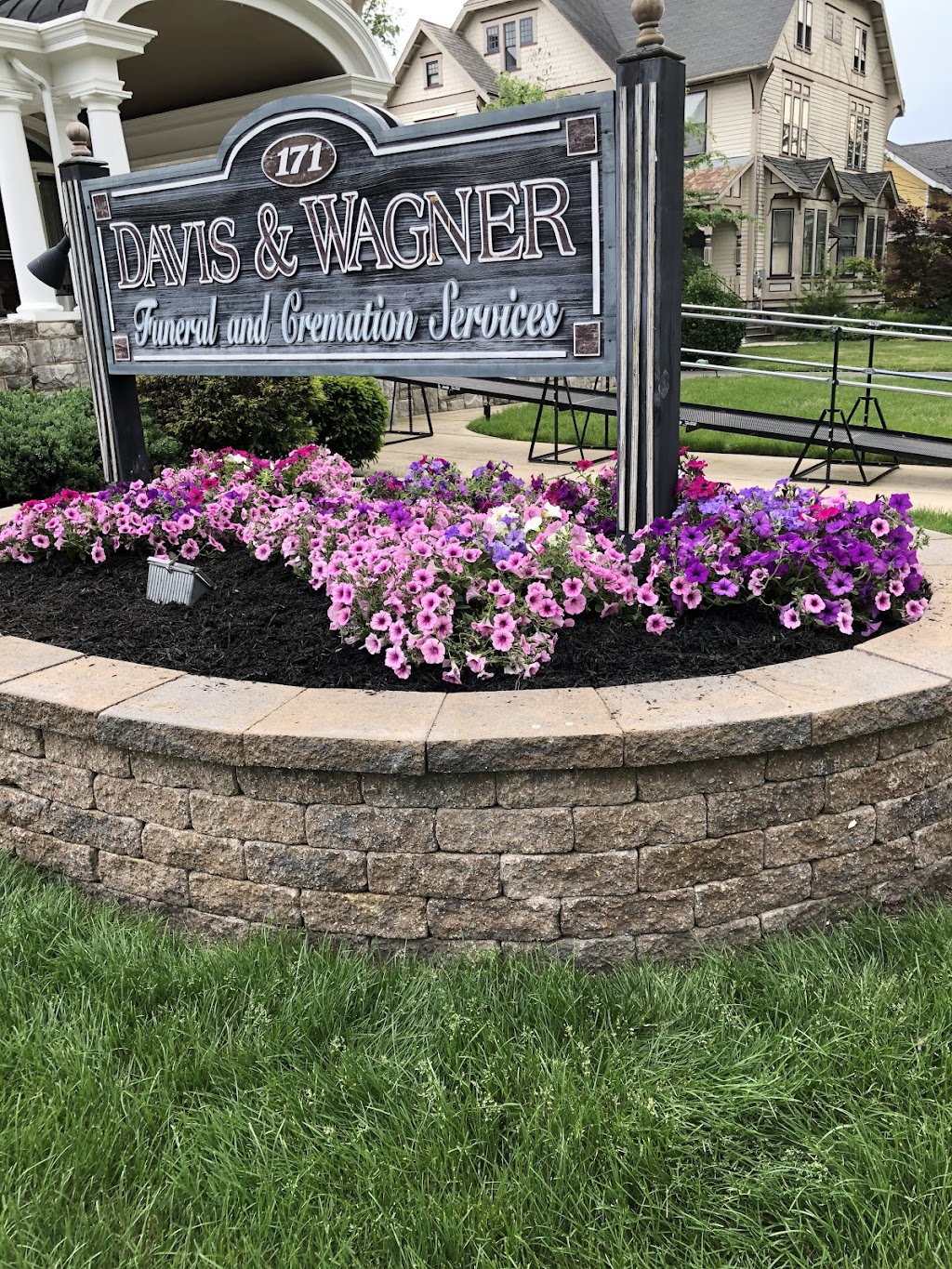 Davis And Wagner Funeral And Cremation Services | 171 Delaware St, Woodbury, NJ 08096 | Phone: (856) 845-0043