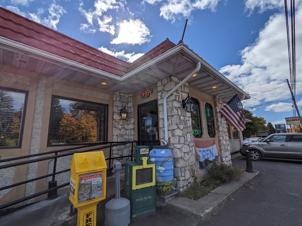 Mountainhome Diner | 910 PA-390, Cresco, PA 18326 | Phone: (570) 595-2523