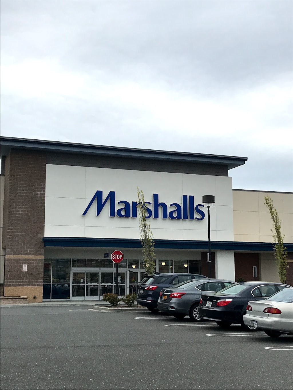 Marshalls & HomeGoods | 1762 Old Country Rd, Riverhead, NY 11901 | Phone: (631) 727-2380