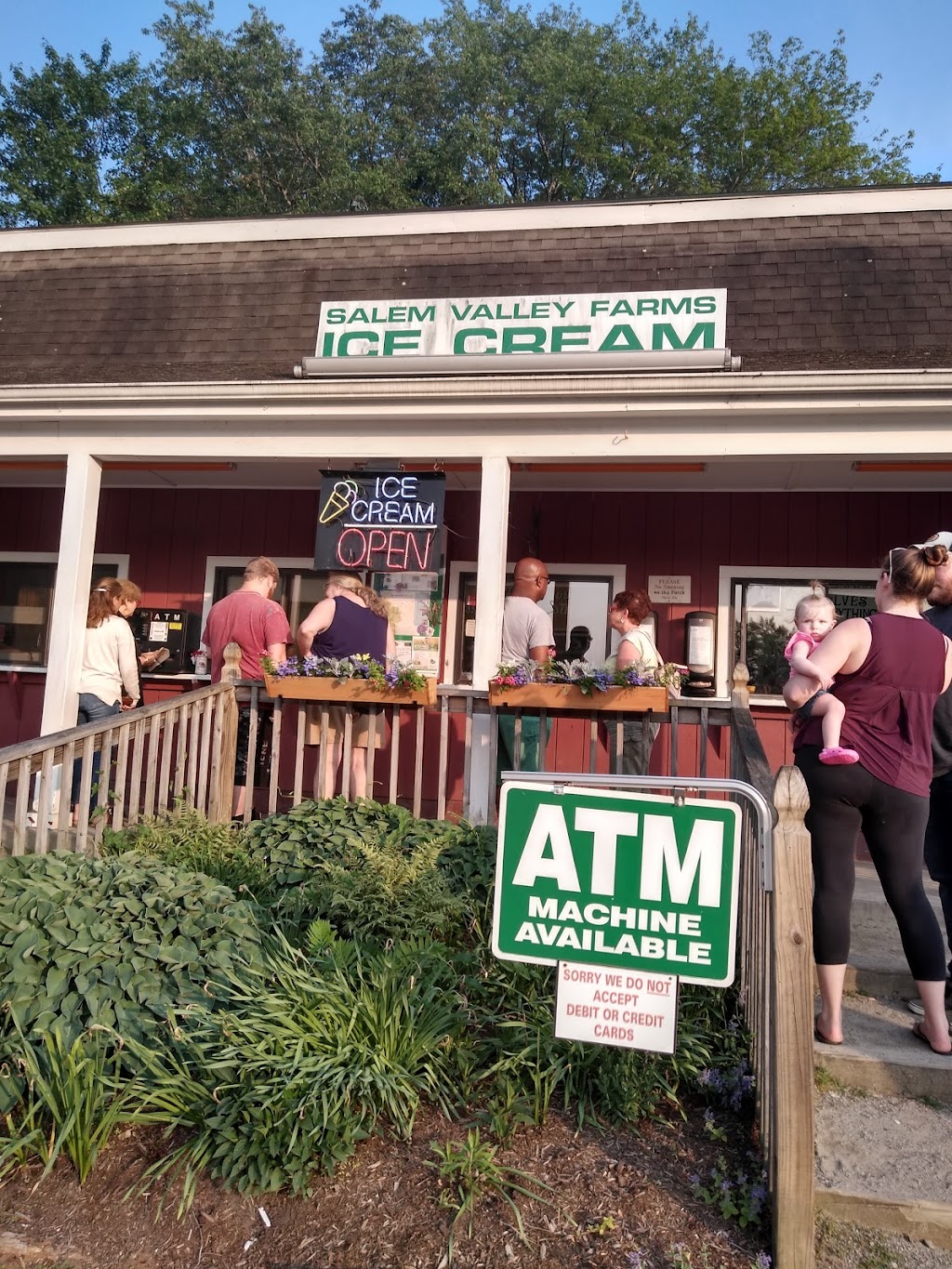 Salem Valley Farms Ice Cream | 20 Darling Rd, Salem, CT 06420 | Phone: (860) 859-2980