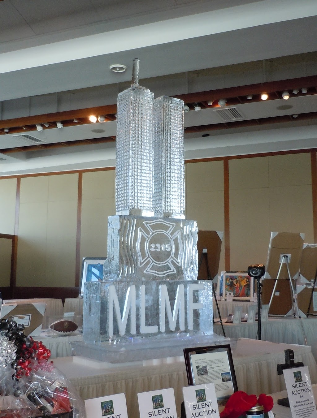 Ice Sculpture New York by Ice Miracles | 733 Old Medford Ave, Medford, NY 11763 | Phone: (631) 560-6964
