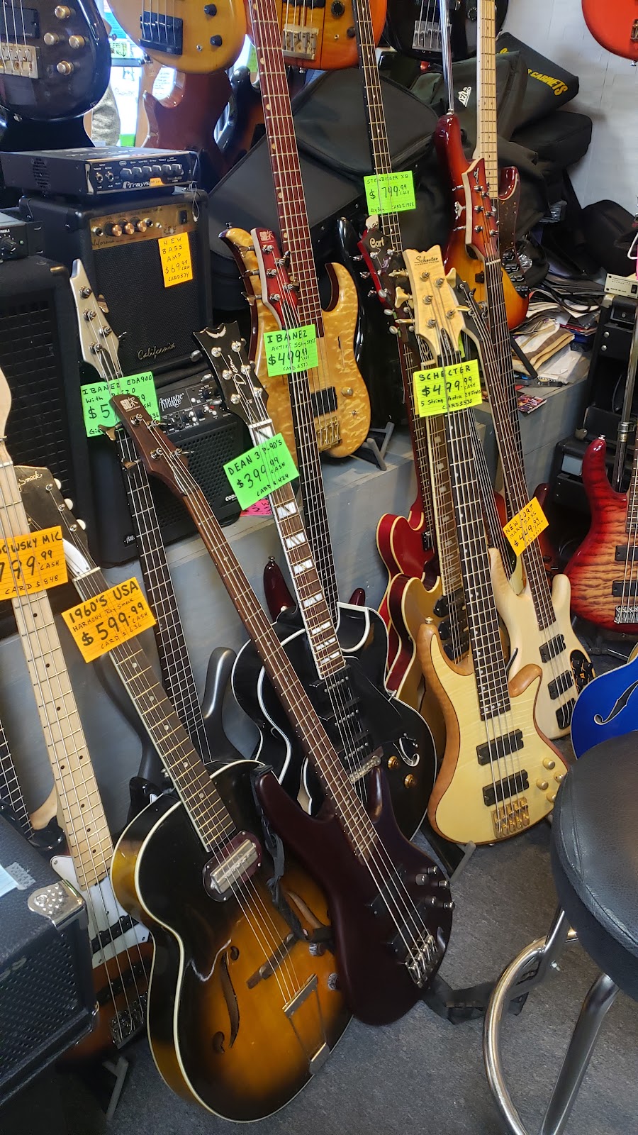 New Jersey Guitar & Bass Center | 995 Amboy Ave, Edison, NJ 08837 | Phone: (732) 225-4444