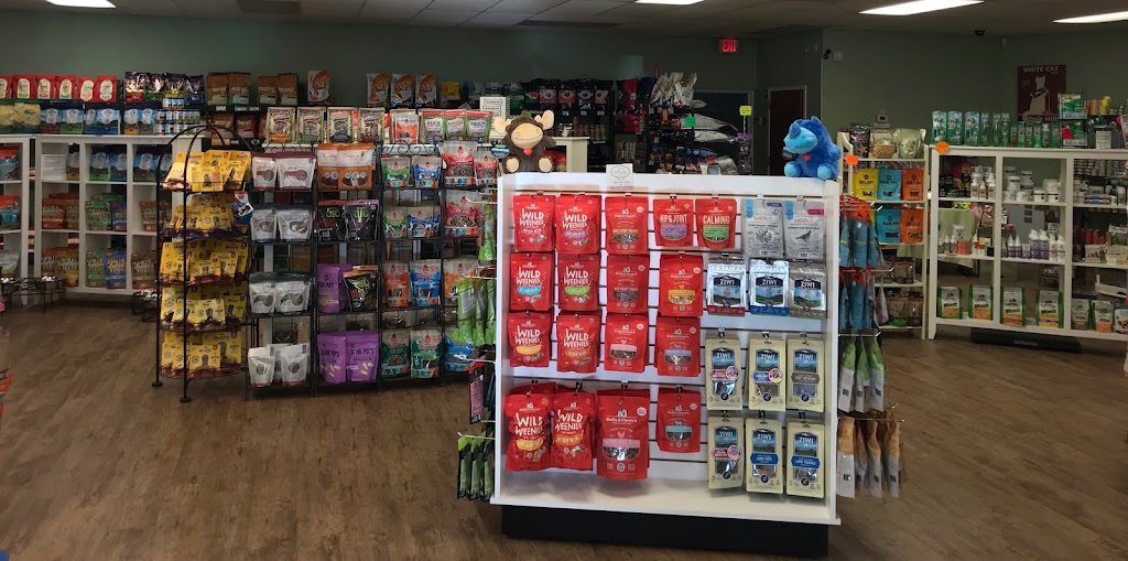 Well Bred - Pet food, supplies, toys & accessories | 1802 State Route 31, Grayrock Rd, Clinton, NJ 08809 | Phone: (908) 617-5692