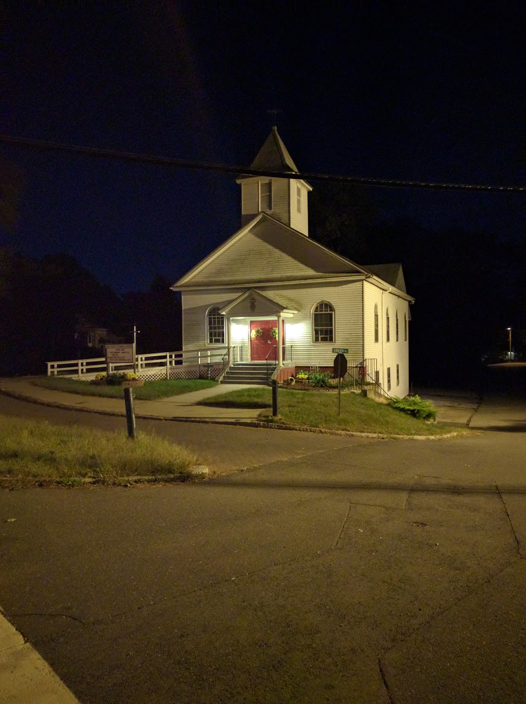 Holy Trinity Lutheran Church | 104 W Main St, Stafford Springs, CT 06076 | Phone: (860) 684-7571