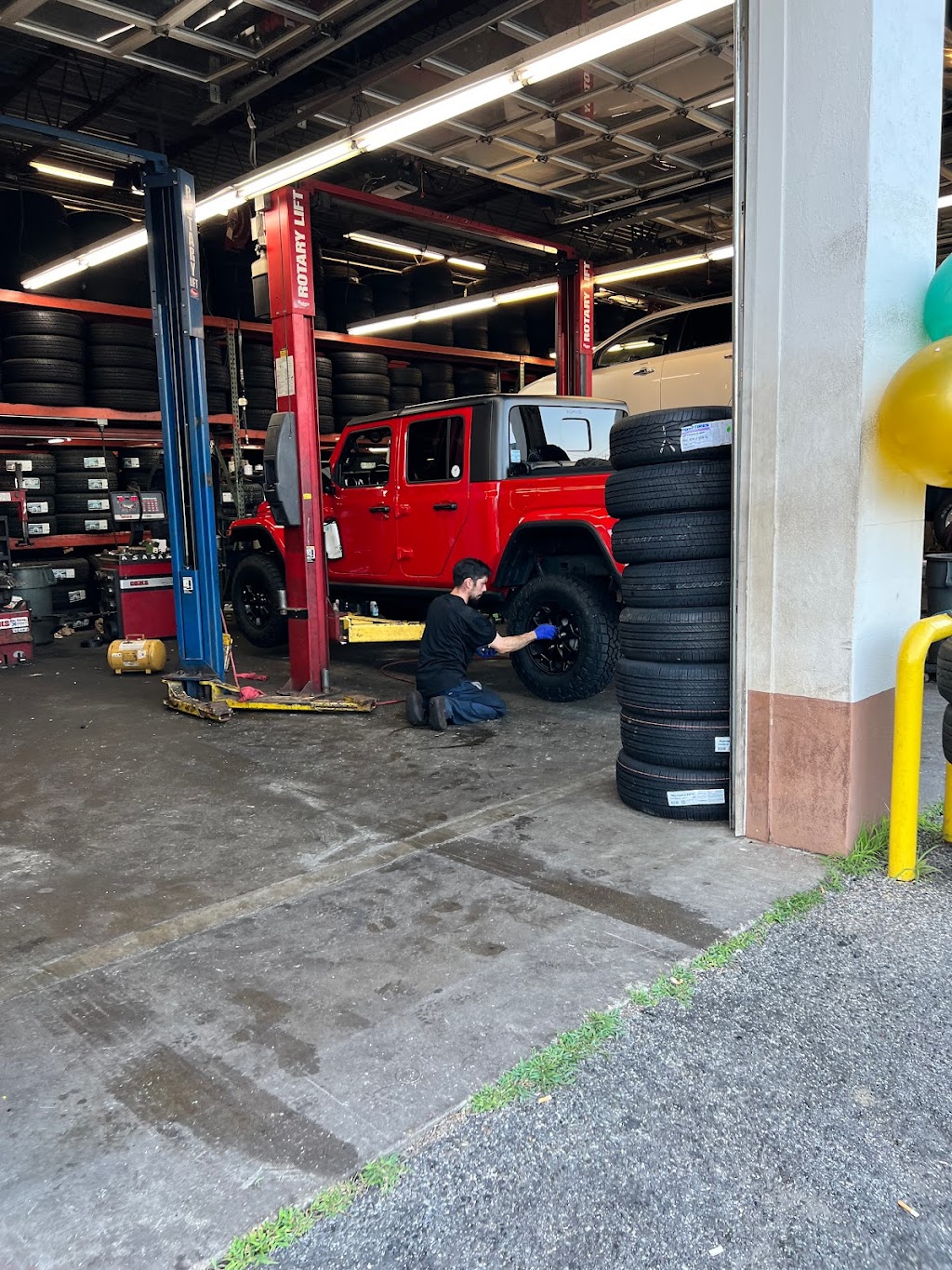 Mavis Discount Tire | 393 Middle Country Rd, Smithtown, NY 11787 | Phone: (631) 307-4822
