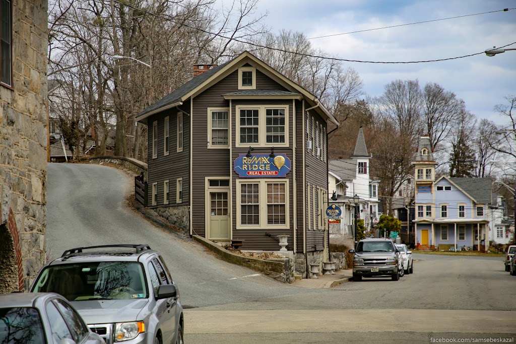 RE/MAX Ridge | 8 Main St, Blairstown, NJ 07825 | Phone: (800) 962-7789