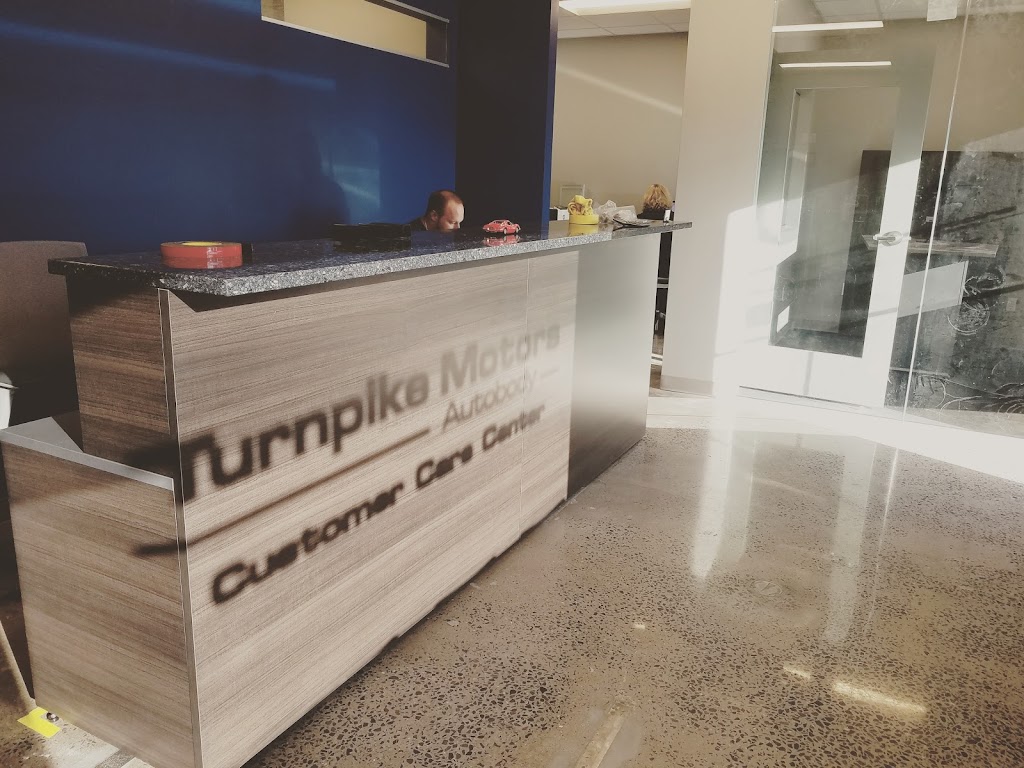 Turnpike Motors Auto Body | 2550 Berlin Turnpike, Newington, CT 06111 | Phone: (860) 666-3319