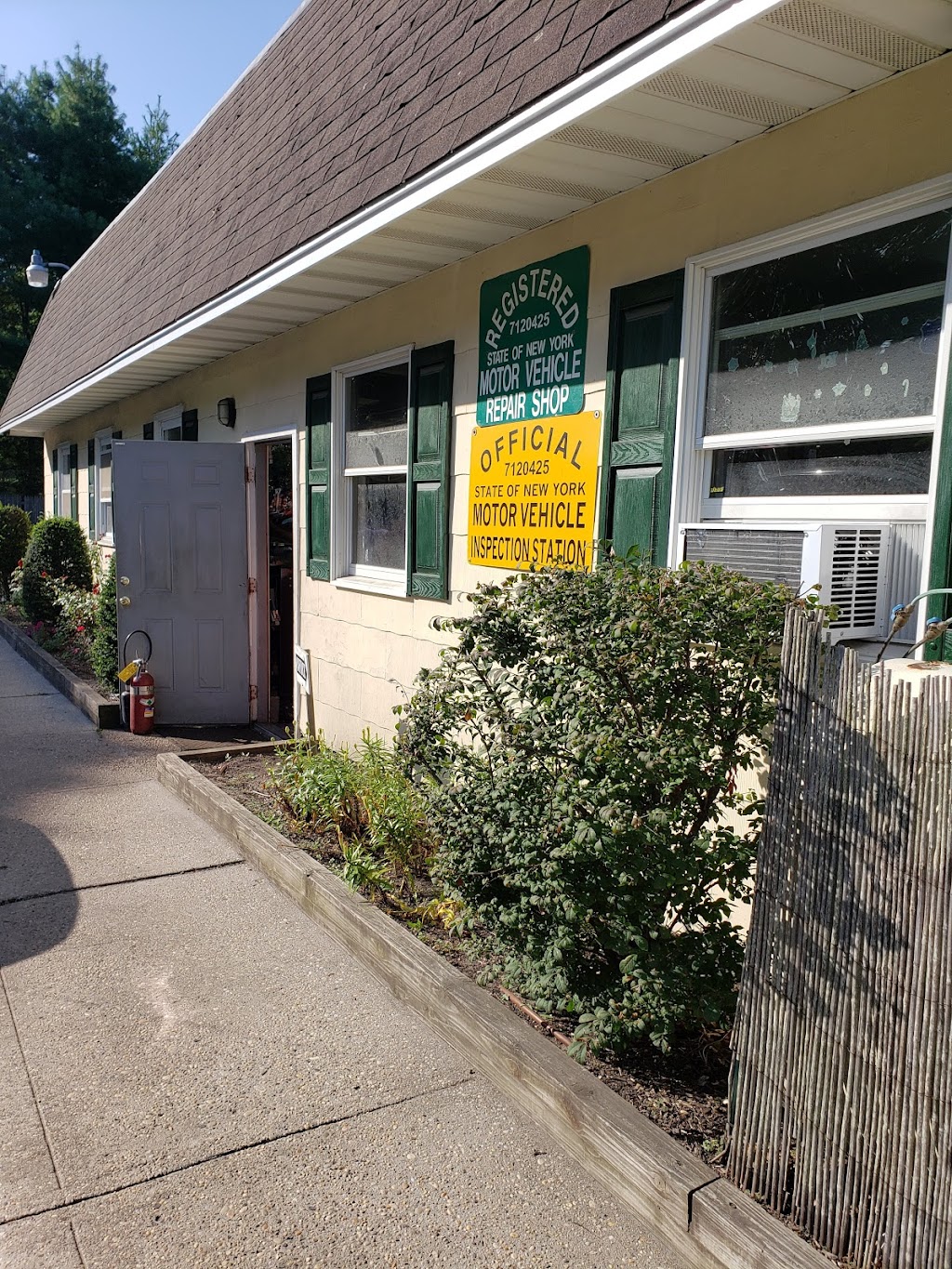 Willys Repair Shop | 18 Ponquogue Ave, Hampton Bays, NY 11946 | Phone: (631) 856-4200