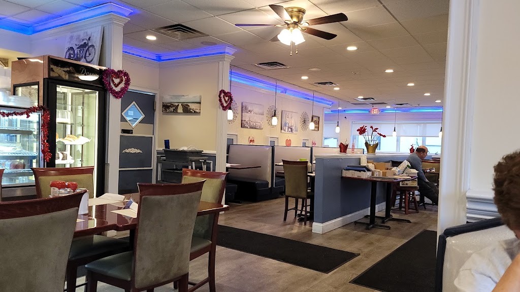 Country House Diner | 41 York Rd., Warminster, PA 18974 | Phone: (215) 907-3198