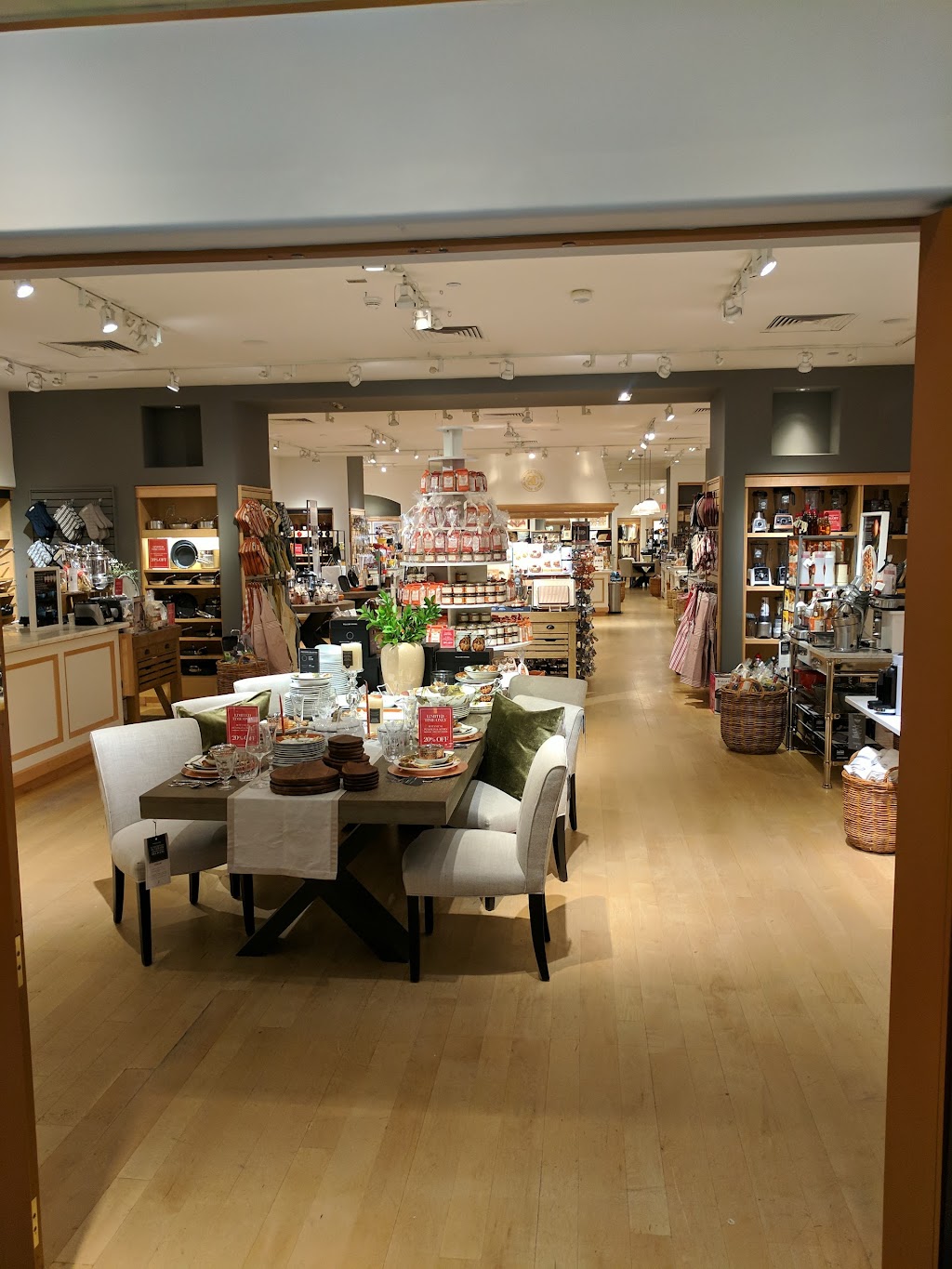 Williams-Sonoma | 125 Westchester Ave, White Plains, NY 10601 | Phone: (914) 644-8360