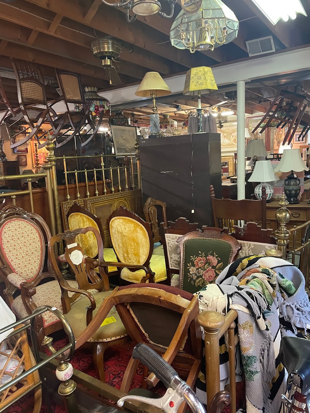 Ardmart Antiques | 1102 Naamans Creek Rd, Garnet Valley, PA 19060 | Phone: (610) 558-4411