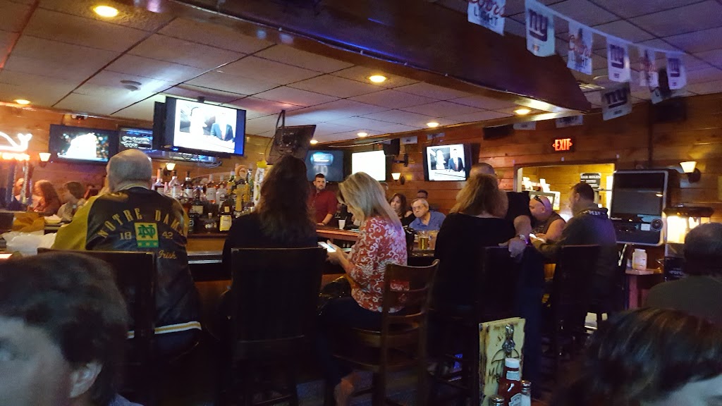 Moby Dicks Restaurant Lounge | 351 West Ave, Sewaren, NJ 07077 | Phone: (732) 634-7572