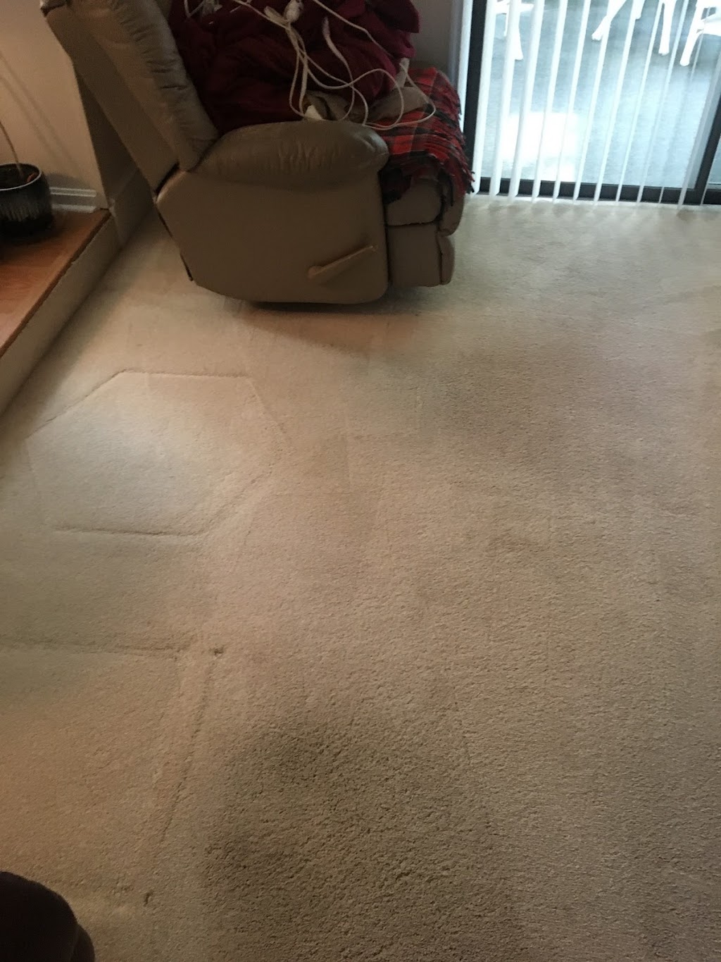 Hartford Carpet & Upholstery Clean | 327 Brainard Rd #410, Enfield, CT 06082 | Phone: (959) 265-0950