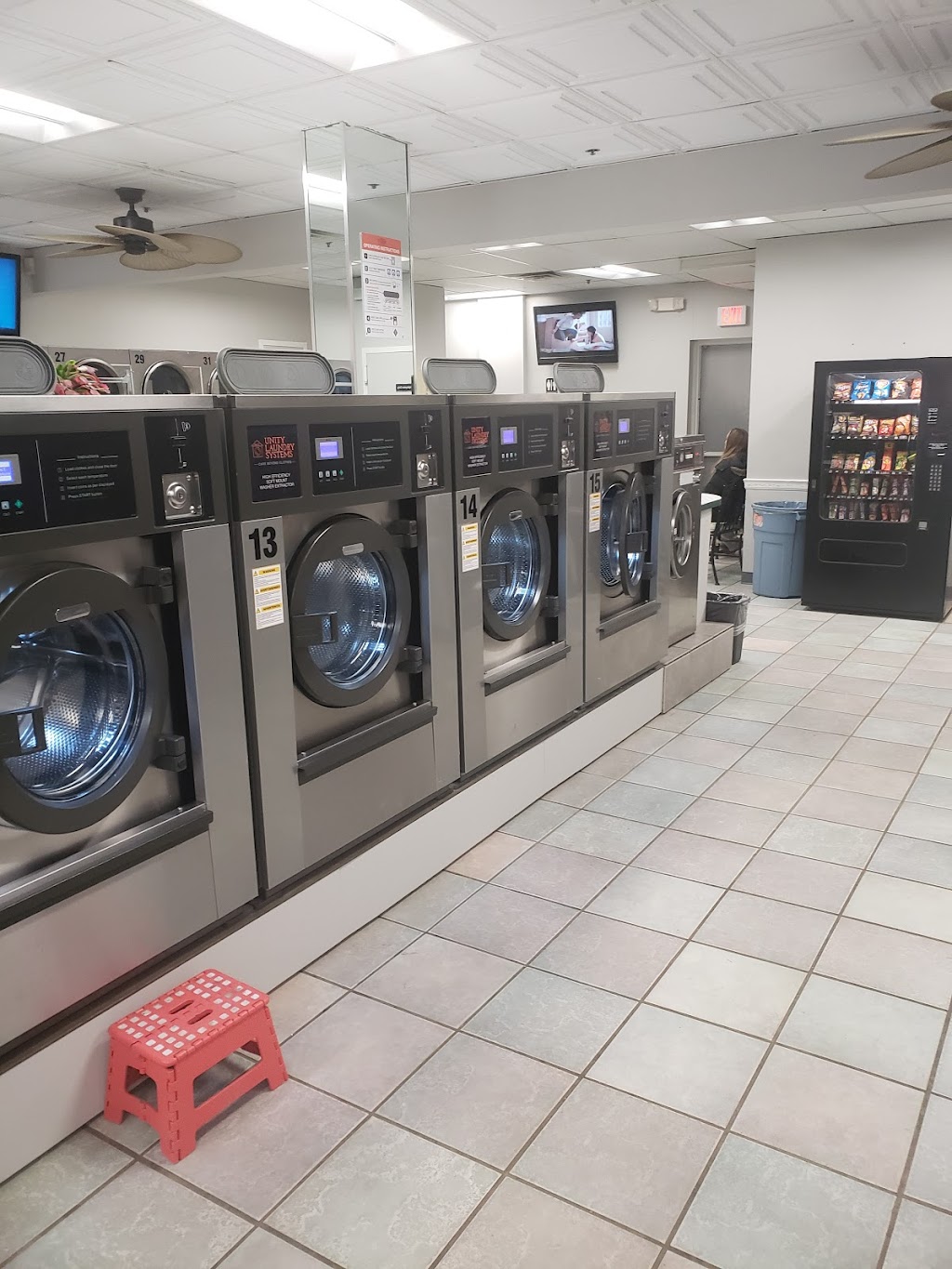 Spin Cycle Laundromat Inc | 480 Patchogue-Holbrook Rd, Holbrook, NY 11741 | Phone: (631) 419-0076