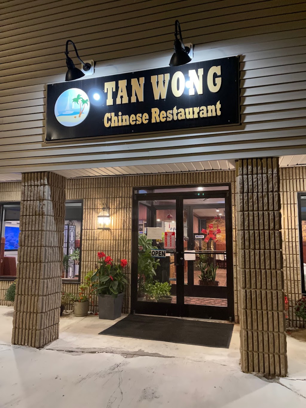 Tan Wong Restaurant | 135 West St, Simsbury, CT 06070 | Phone: (860) 651-4838