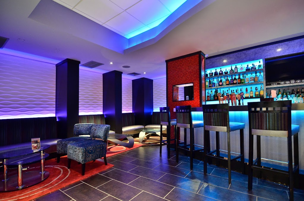 Manhattan Lounge | 140 NJ-23 north, Pompton Plains, NJ 07444 | Phone: (973) 696-0900