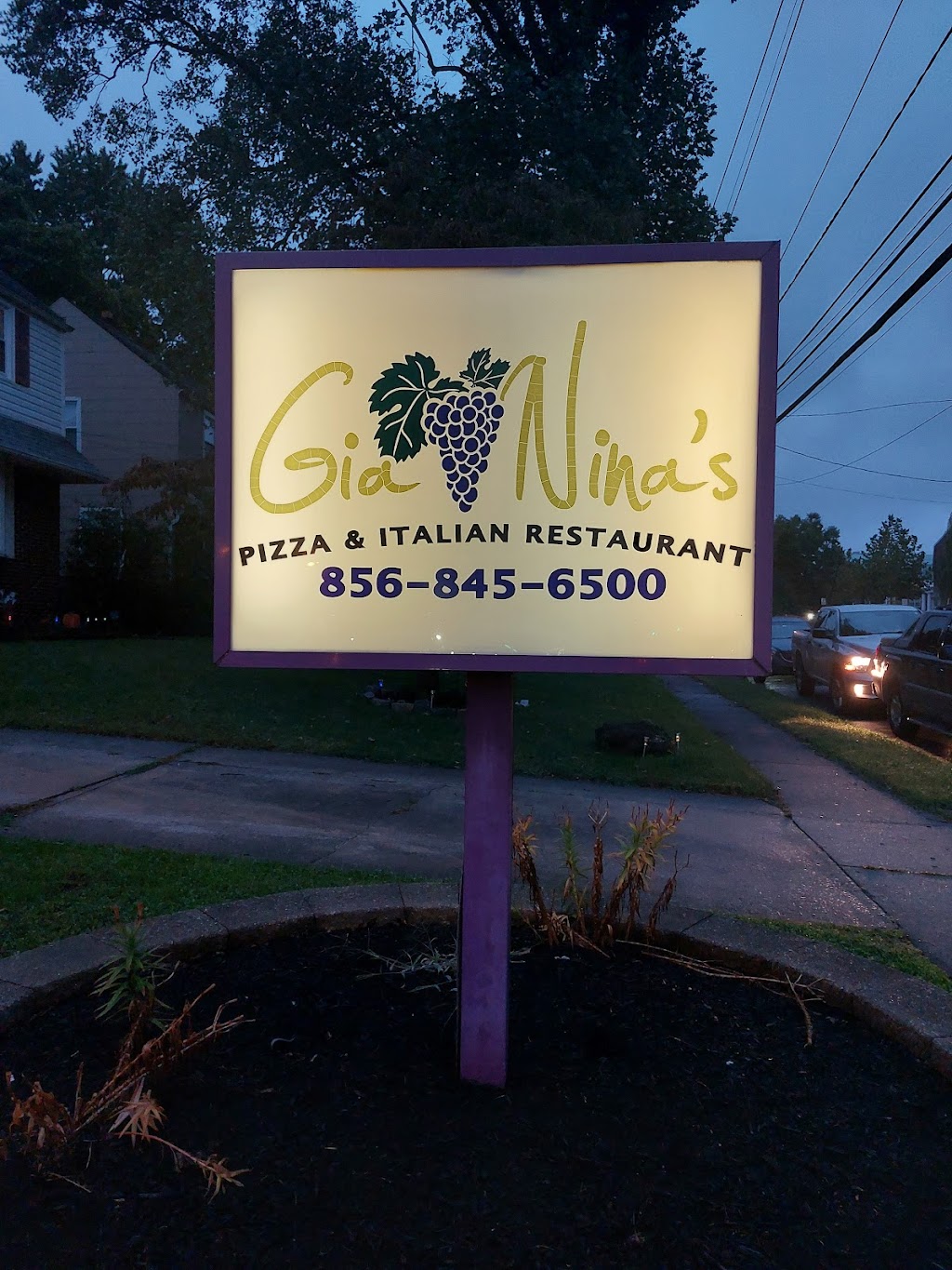 Gia Ninas Pizza | 312 S Evergreen Ave, Woodbury, NJ 08096 | Phone: (856) 845-6500