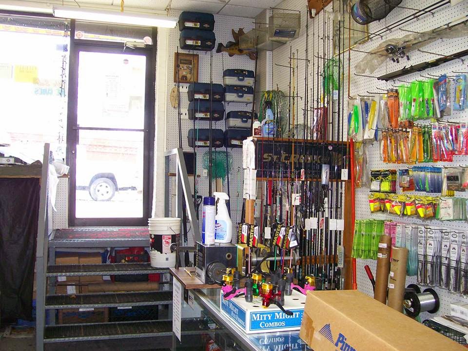 E-Z Catch Trains Traps & Tackle | 5 Tysen St, Staten Island, NY 10301 | Phone: (718) 727-7373