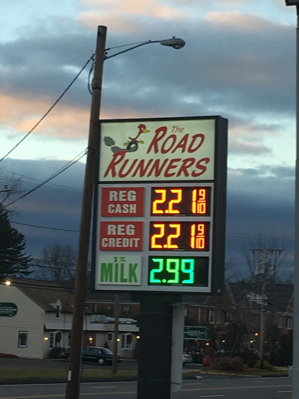 The RoadRunners Gas Station and Convenience Store Rocky Hill | The RoadRunners, 2204 Silas Deane Hwy, Rocky Hill, CT 06067 | Phone: (860) 372-4027