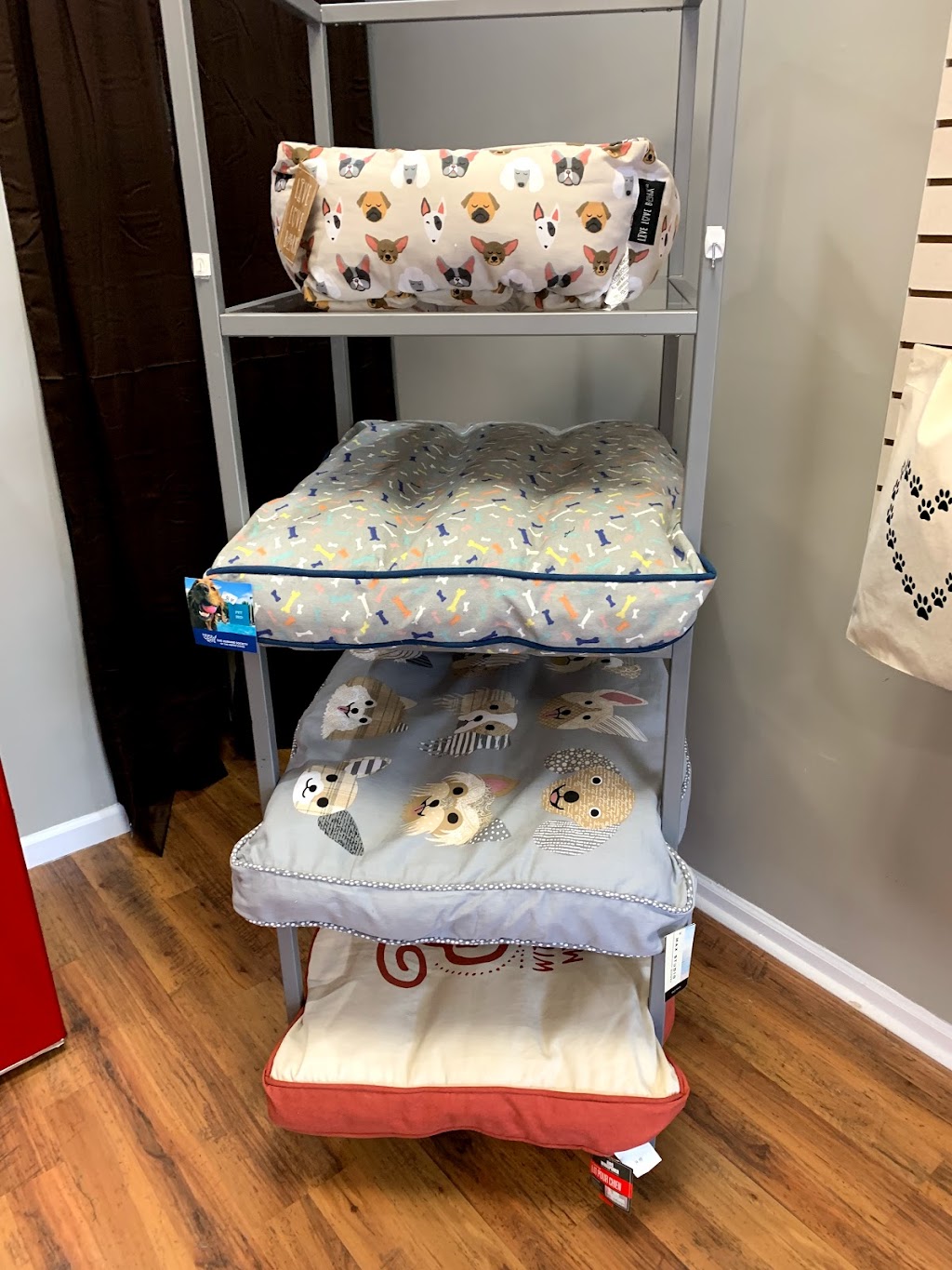 Woof Woof Barkery & Pet Boutique | 3 N New York Rd #33, Galloway, NJ 08205 | Phone: (609) 442-3004