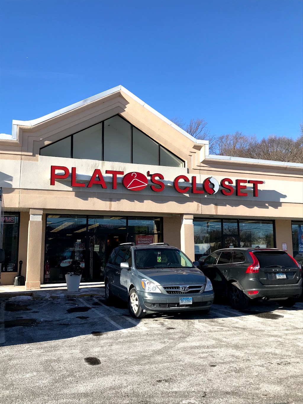 Platos Closet | 575 Boston Post Rd, Orange, CT 06477 | Phone: (203) 877-1114