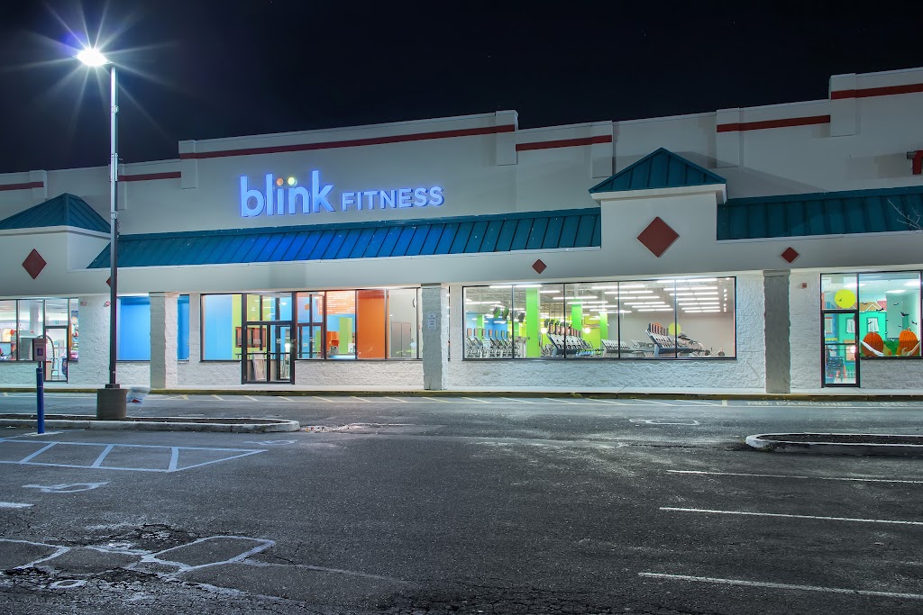 Blink Fitness | 175 Sunrise Hwy, West Islip, NY 11795 | Phone: (631) 392-2233