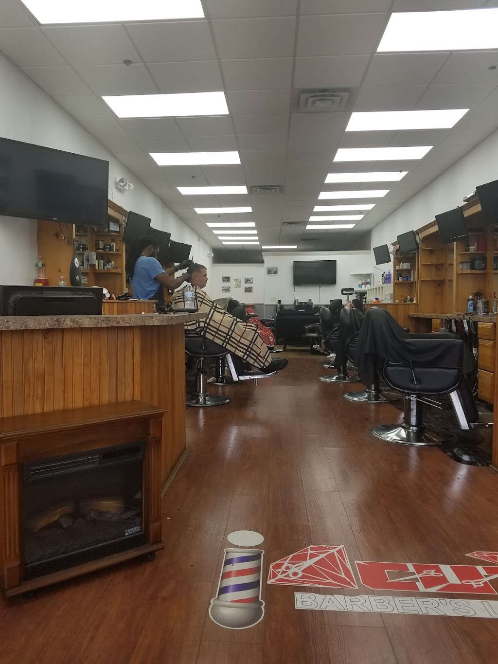 Diamond Cutz Barbers Lounge and Salon | 100 S Division St Suite 156, Ansonia, CT 06401 | Phone: (203) 751-9172