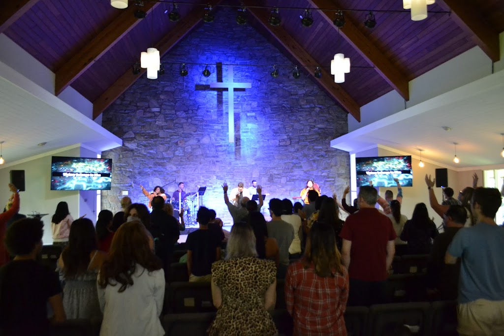 Broad River Church - Silvermine | 163 New Canaan Ave, Norwalk, CT 06850 | Phone: (203) 846-9593