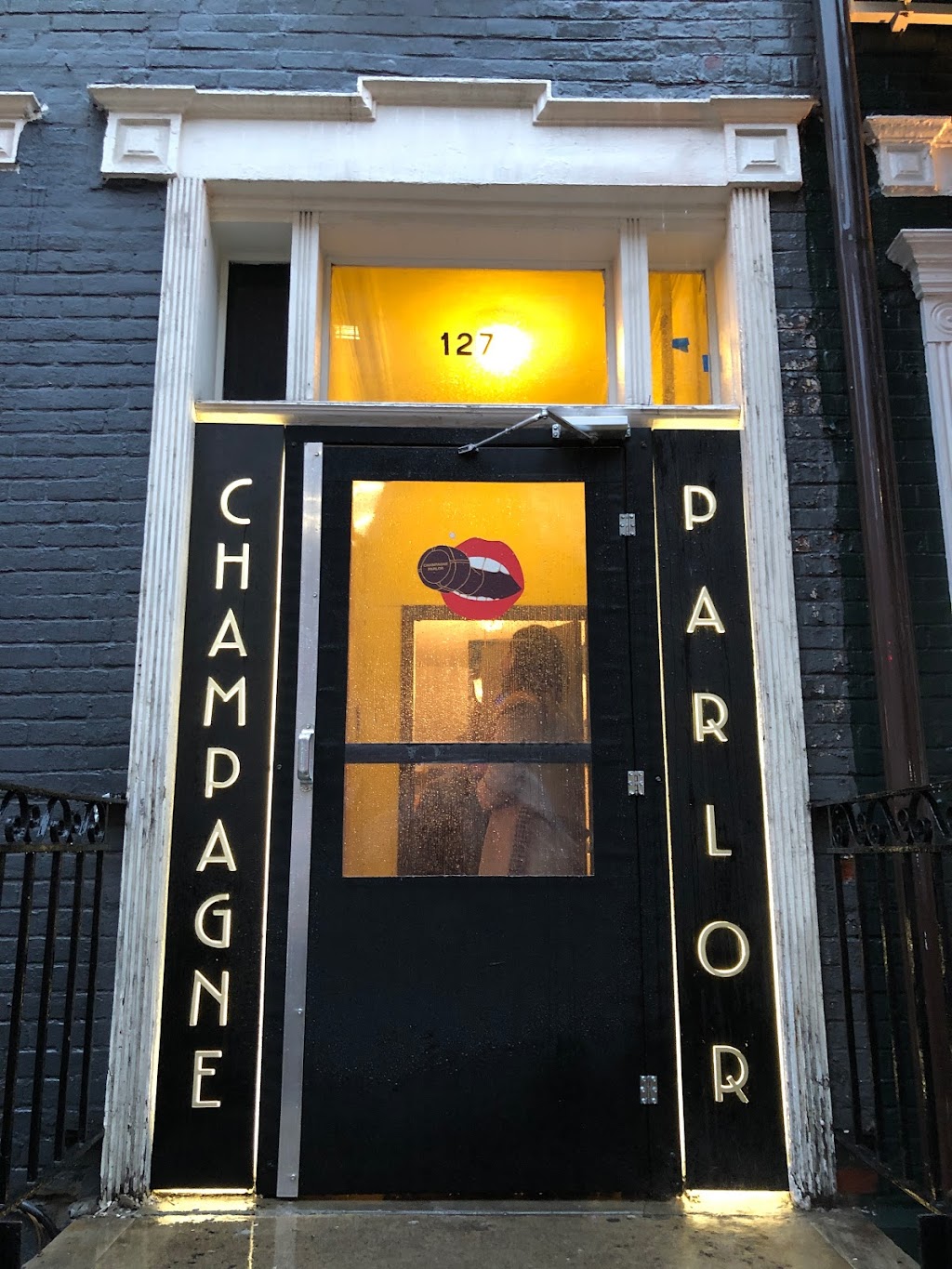 Airs Champagne Parlor | 127 MacDougal St, New York, NY 10012 | Phone: (212) 420-4777