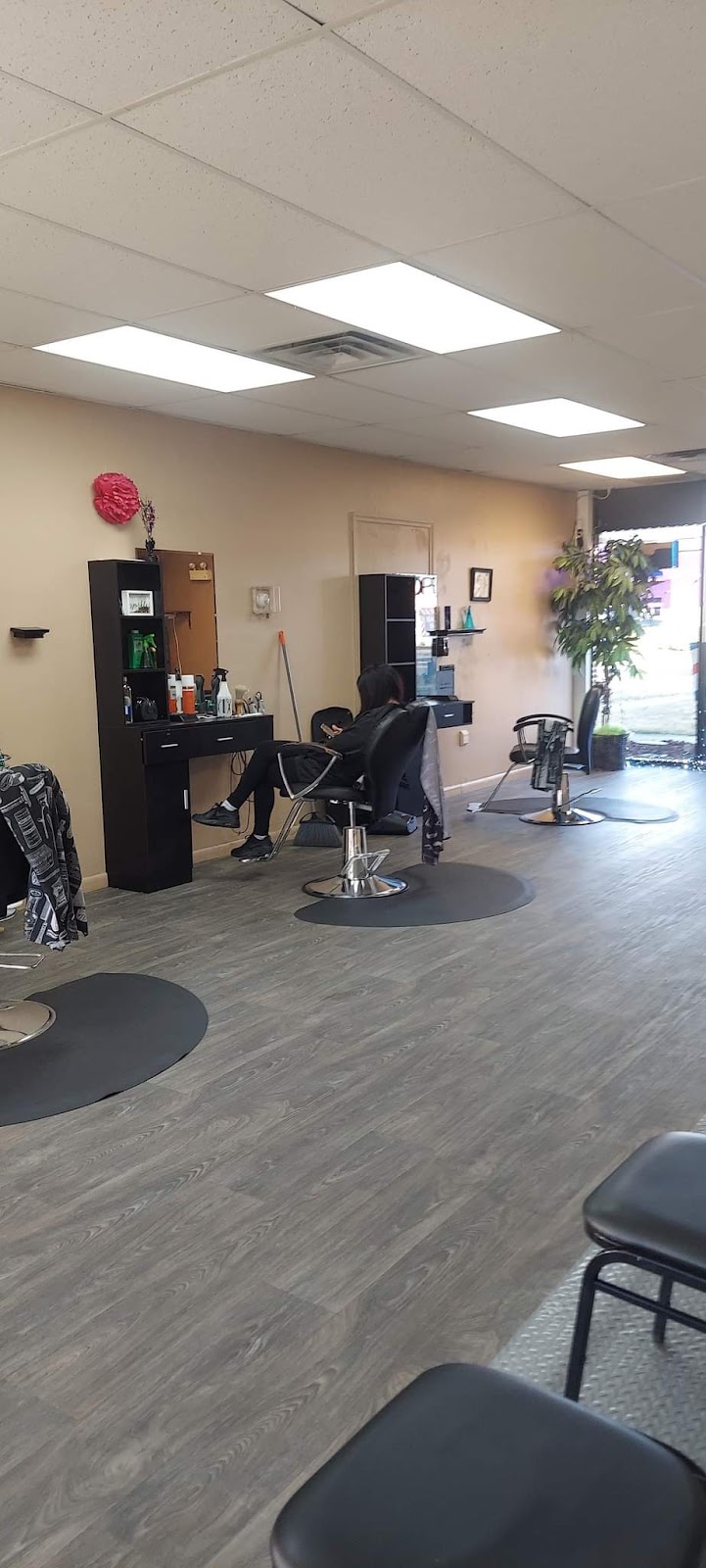 Darlenes Barber Shop | 575 N Main St #4, Barnegat, NJ 08005 | Phone: (609) 698-1322