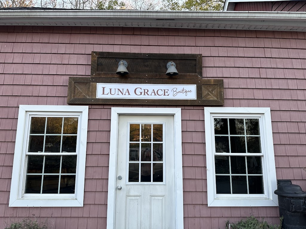 Luna Grace Boutique | 302 N Country Rd, Wading River, NY 11792 | Phone: (631) 886-1081