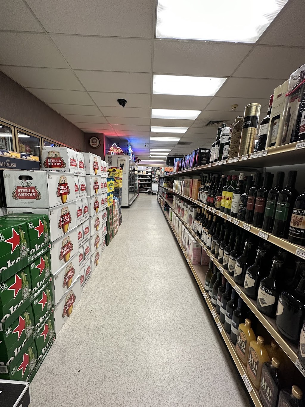 H M LIQUOR | 1104 US-130, Burlington, NJ 08016 | Phone: (609) 386-5555