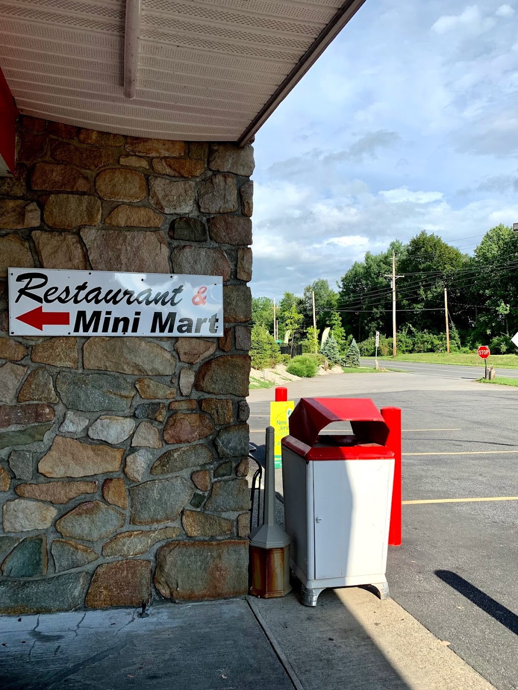 Castlegate Restaurant & Mini Golf | 67 NJ-57, Phillipsburg, NJ 08865 | Phone: (908) 859-5559