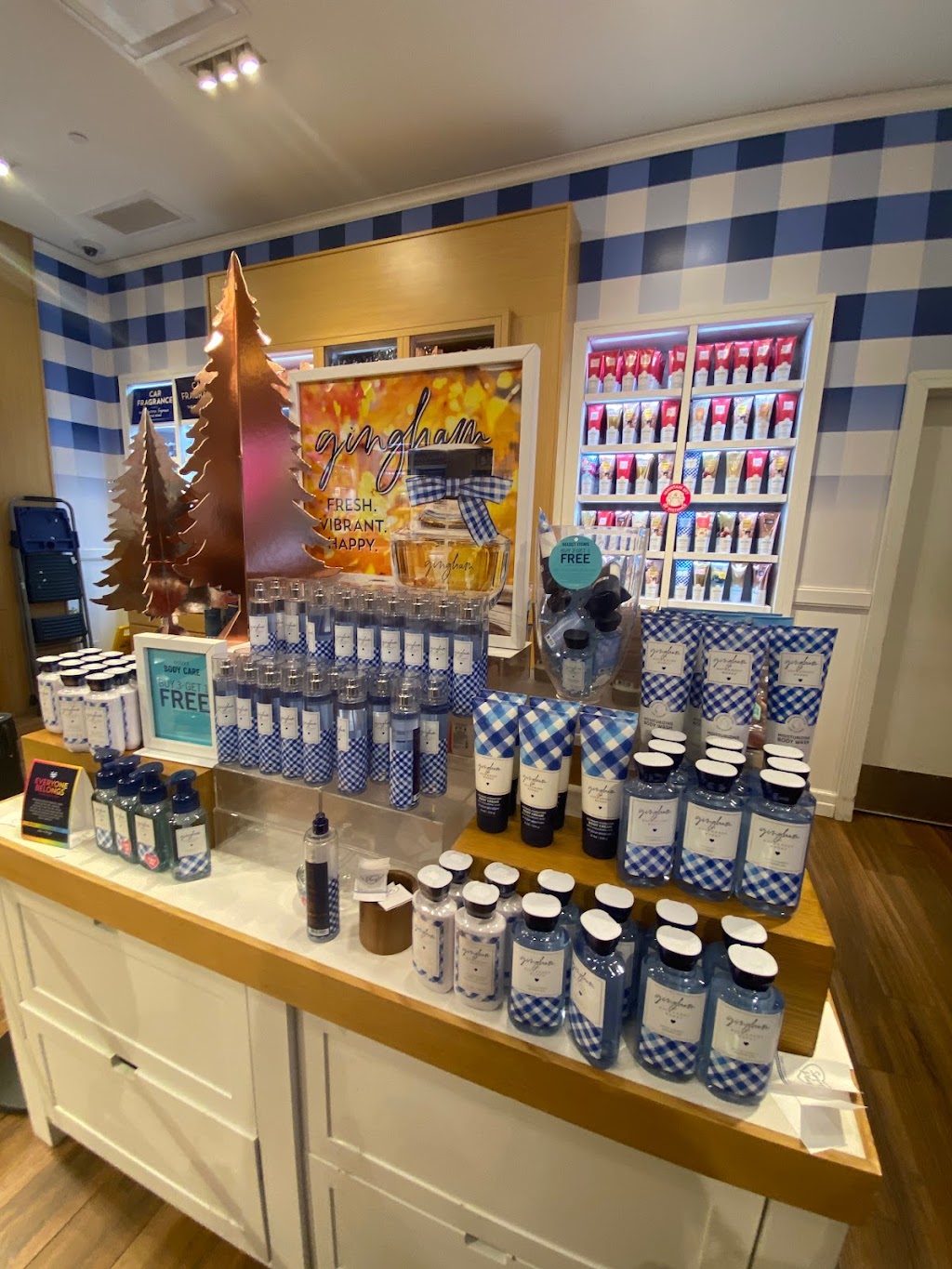Bath & Body Works | 300 Paterson Plank Rd, East Rutherford, NJ 07073 | Phone: (201) 559-5478