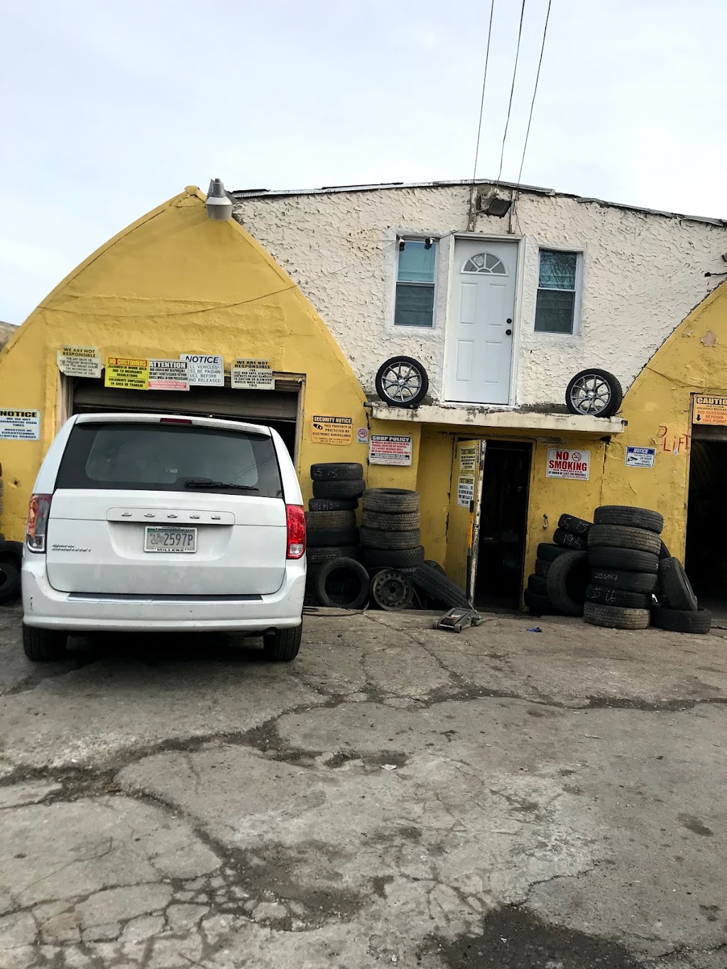 H & Ms Auto Repair | 1440 Grays Ferry Ave, Philadelphia, PA 19143 | Phone: (267) 233-7453
