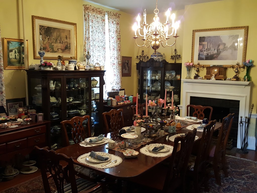 Terry House Bed & Breakfast | 130 Delaware St, New Castle, DE 19720 | Phone: (302) 322-2505