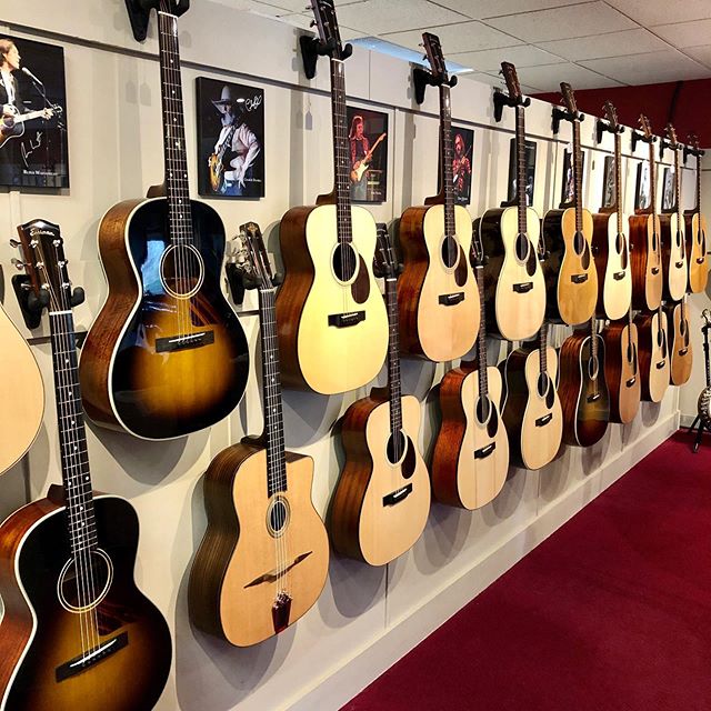 Acoustic Music | 4 Maple St, Chester, CT 06412 | Phone: (203) 458-8353
