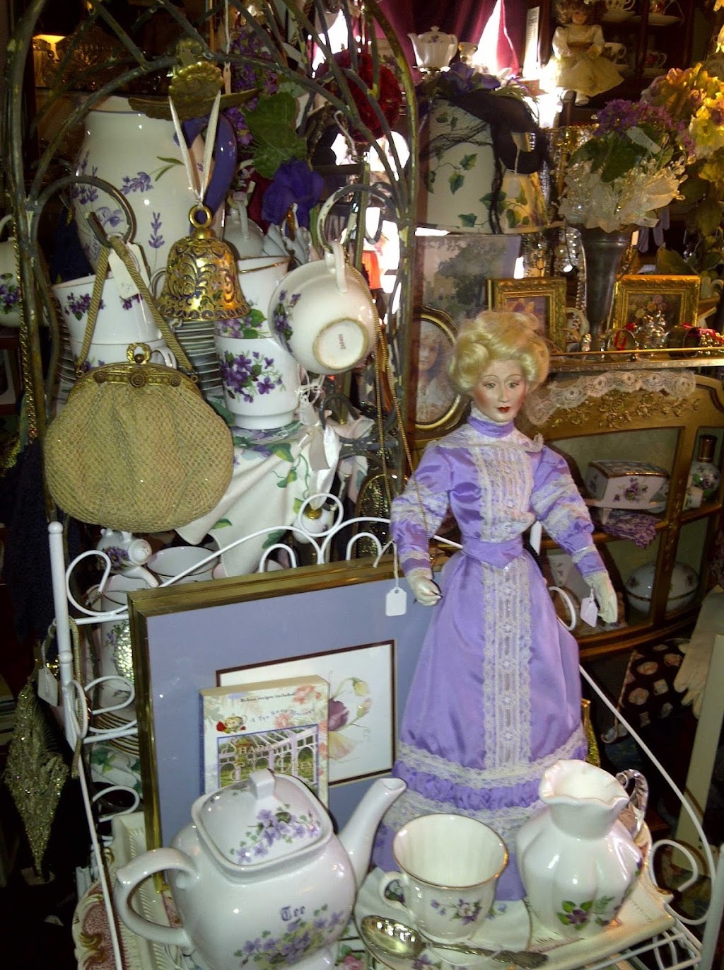 Lavender Path Antiques & Books | 50 S Rd, Harwinton, CT 06791 | Phone: (860) 689-8081