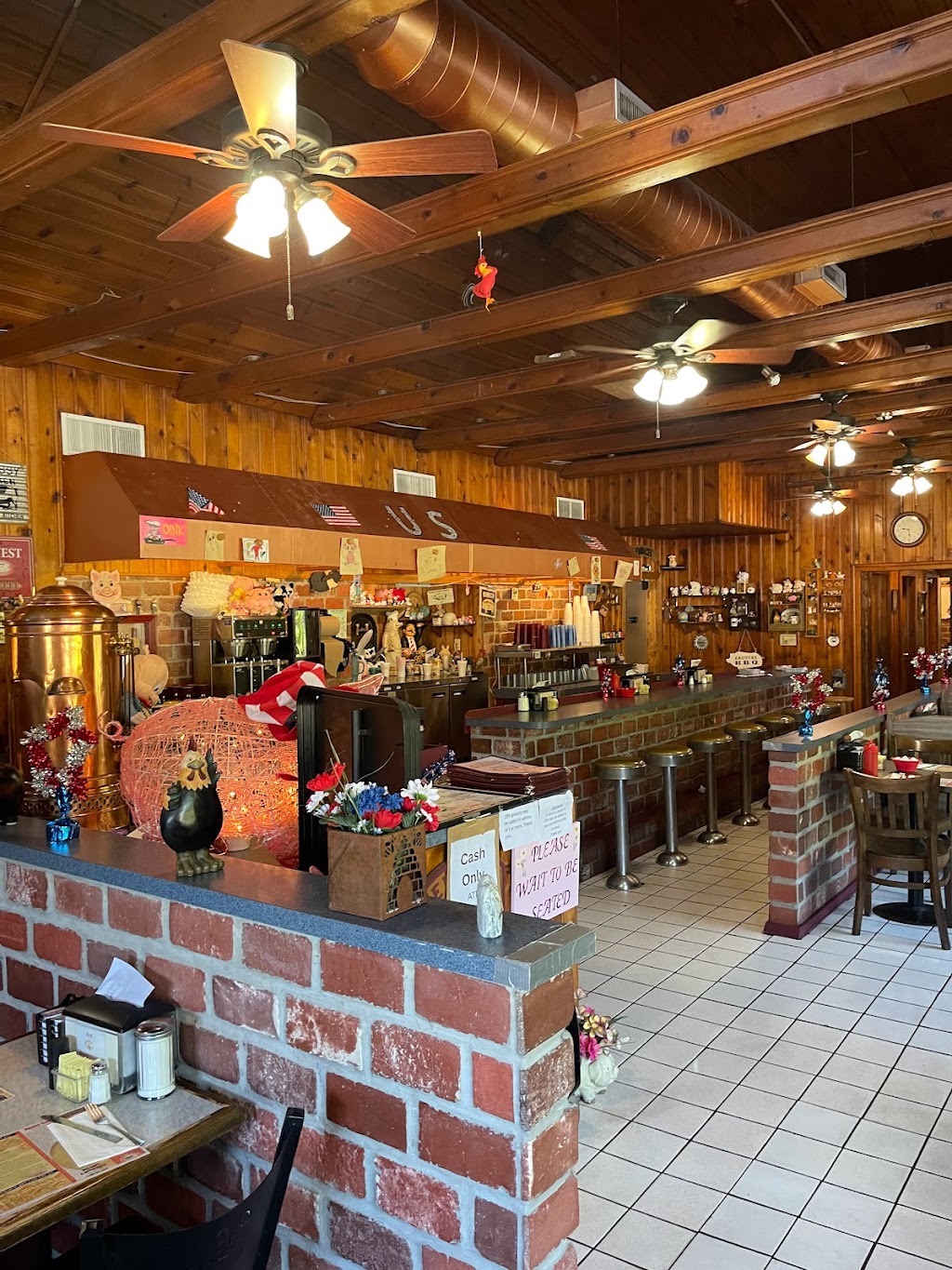 Hickory Valley Farm Restaurant | 2185 PA-611, Swiftwater, PA 18370 | Phone: (570) 839-6492