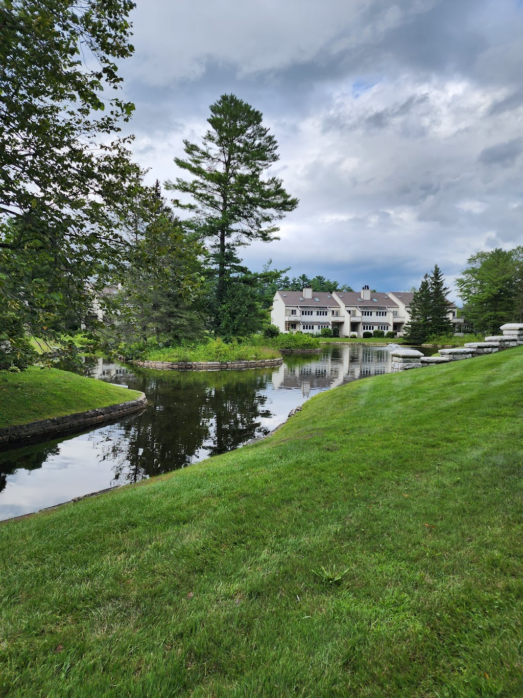 The Ponds at Foxhollow | 3 Fox Hollow Dr, Lenox, MA 01240 | Phone: (413) 637-1469