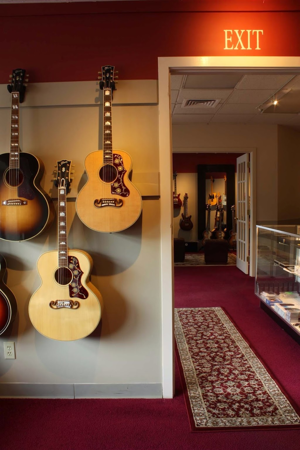 Acoustic Music | 4 Maple St, Chester, CT 06412 | Phone: (203) 458-8353