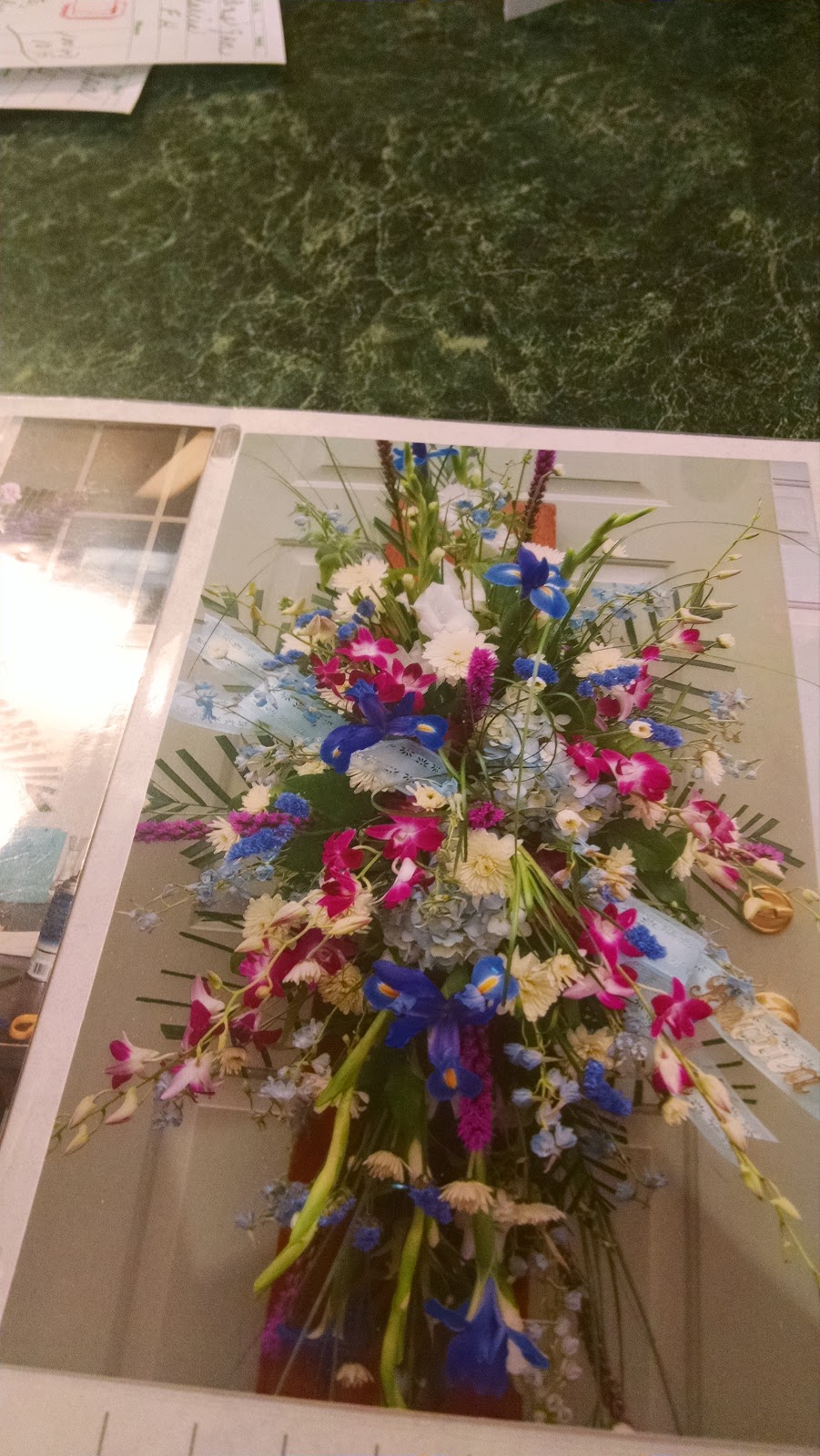 The Flower Box | 596 Carew St, Springfield, MA 01104 | Phone: (413) 736-2200