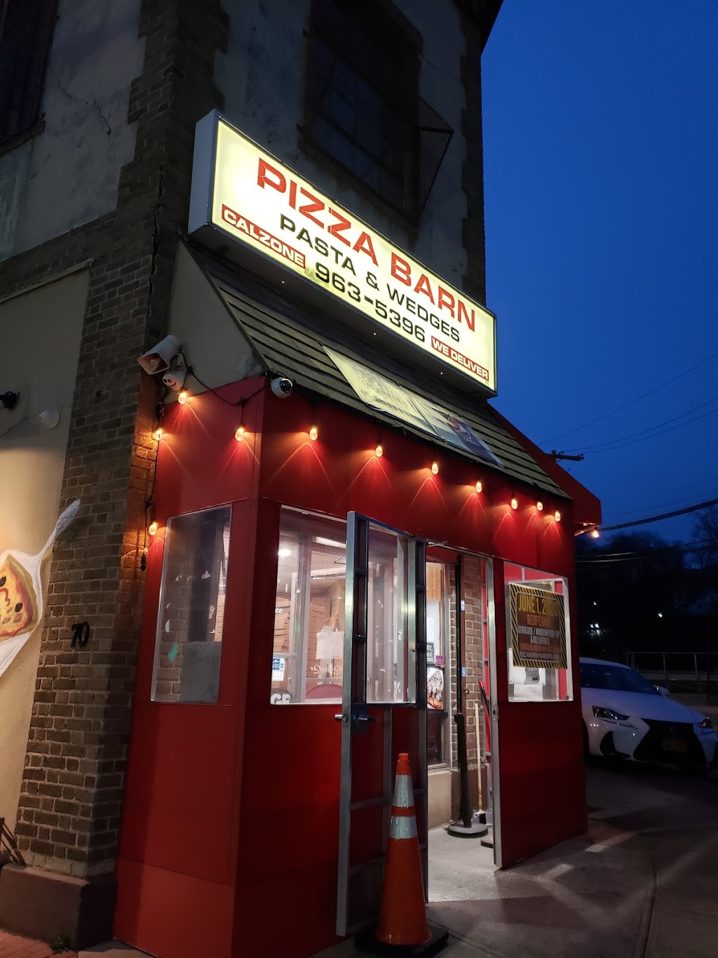 Pizza Barn | 471 Central Park Ave, Yonkers, NY 10704 | Phone: (914) 378-1400